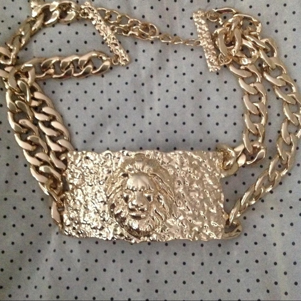 Choker necklace